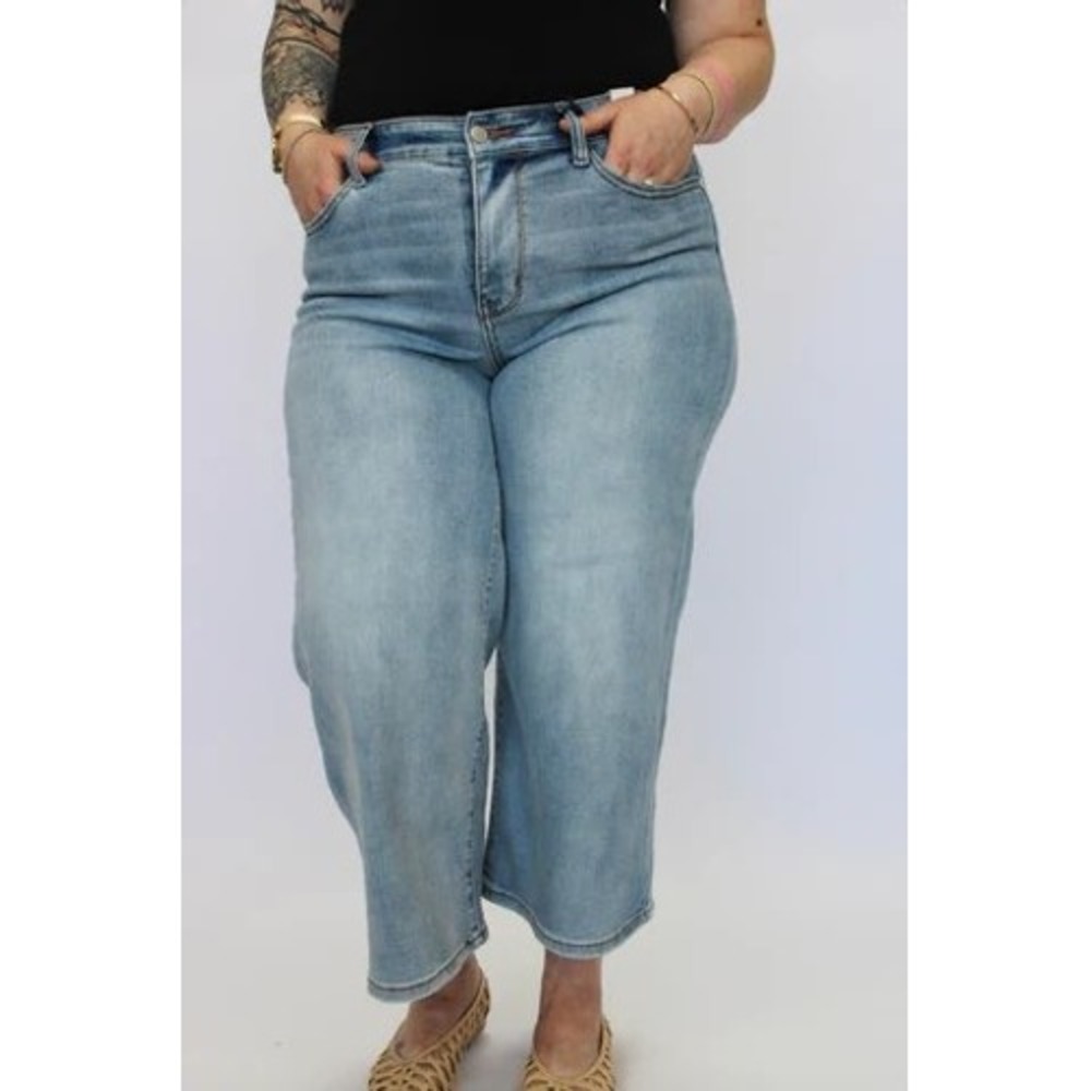 Judy Blue Wide Crop Jeans Light Wash High Rise Stretch 24W